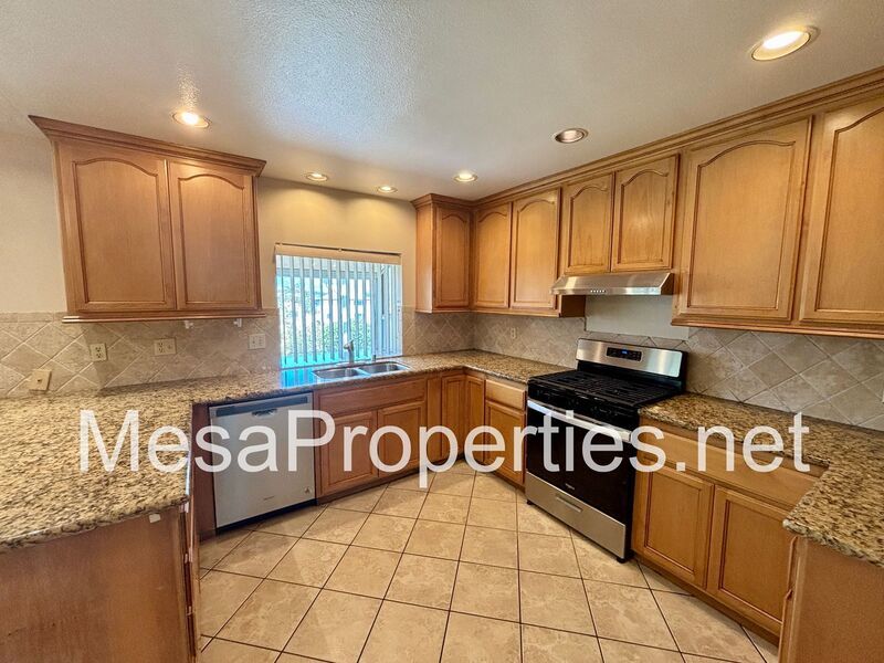 Beautiful 3 Bed, 2.5 Bath Home with 3-Car Garage and Tesla Charging property image