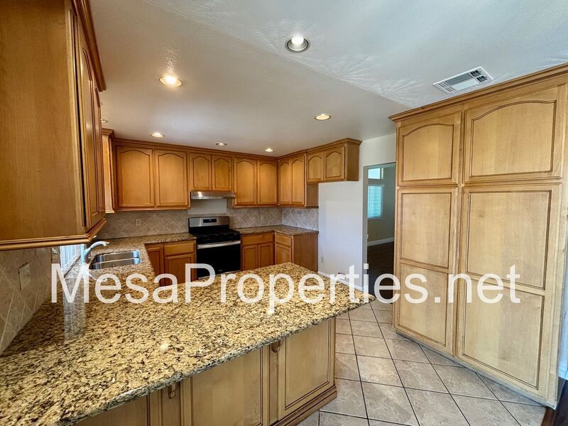 Beautiful 3 Bed, 2.5 Bath Home with 3-Car Garage and Tesla Charging property image