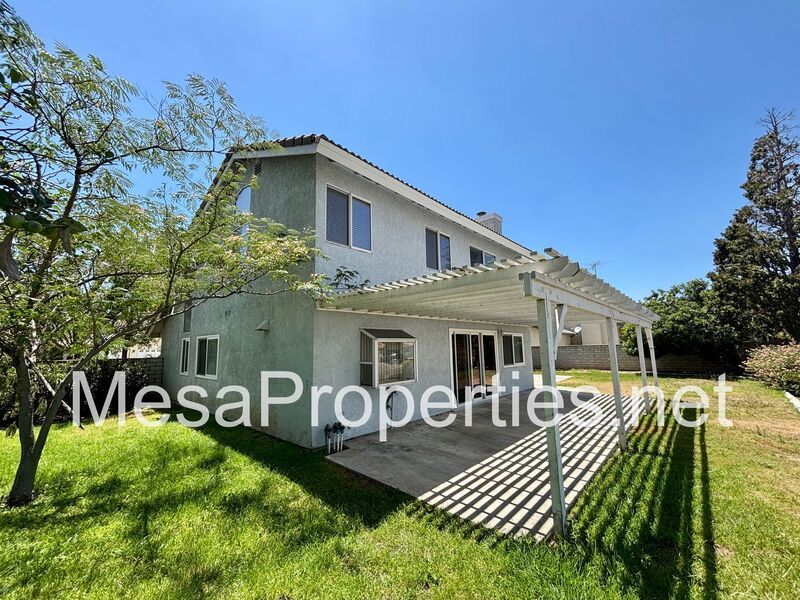 Beautiful 3 Bed, 2.5 Bath Home with 3-Car Garage and Tesla Charging property image
