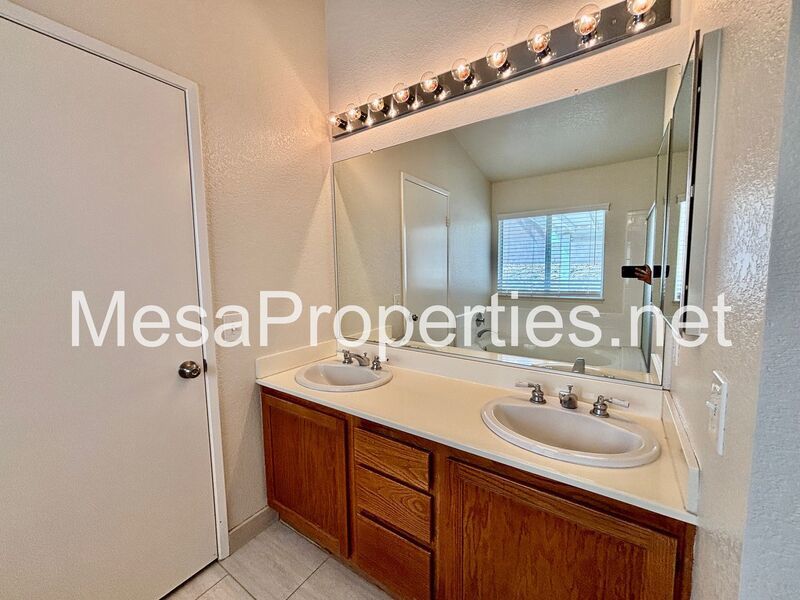 Spacious 4-Bedroom Home with Modern Updates – Move-In Ready! property image