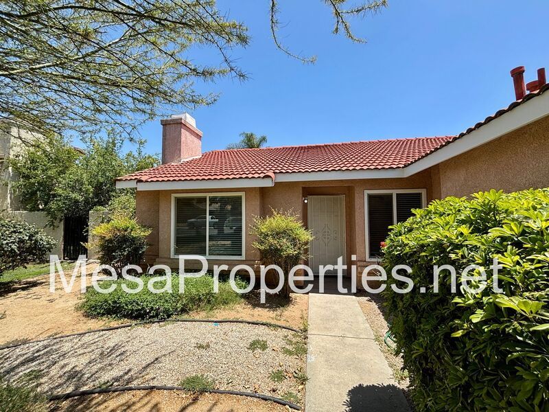 Charming 3 Bedroom, 2 Bathroom Home in Riverside property image
