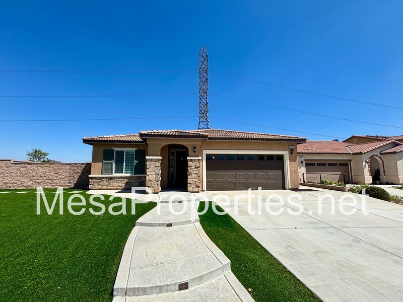 Beautiful 4 Bedroom House In North Fontana Gated Community! property image