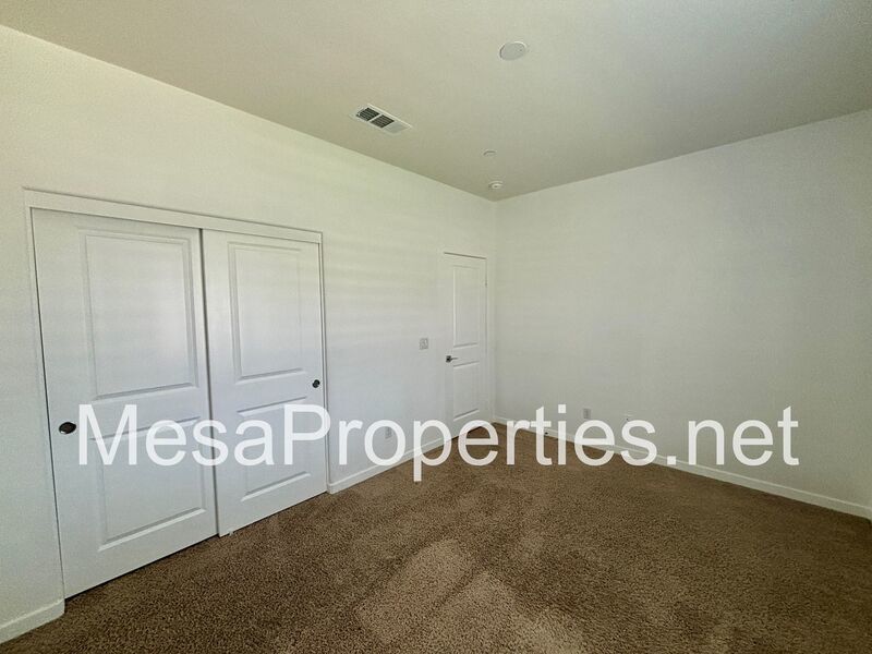 Beautiful 4 Bedroom House In North Fontana Gated Community! property image