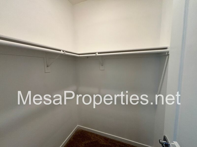 Beautiful 4 Bedroom House In North Fontana Gated Community! property image