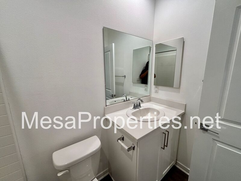 Beautiful 4 Bedroom House In North Fontana Gated Community! property image