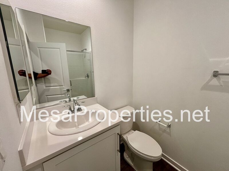 Beautiful 4 Bedroom House In North Fontana Gated Community! property image