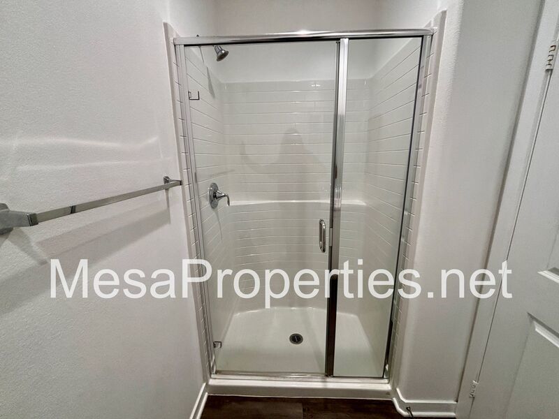 Beautiful 4 Bedroom House In North Fontana Gated Community! property image