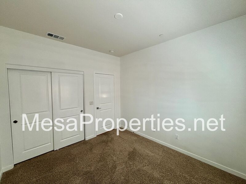 Beautiful 4 Bedroom House In North Fontana Gated Community! property image