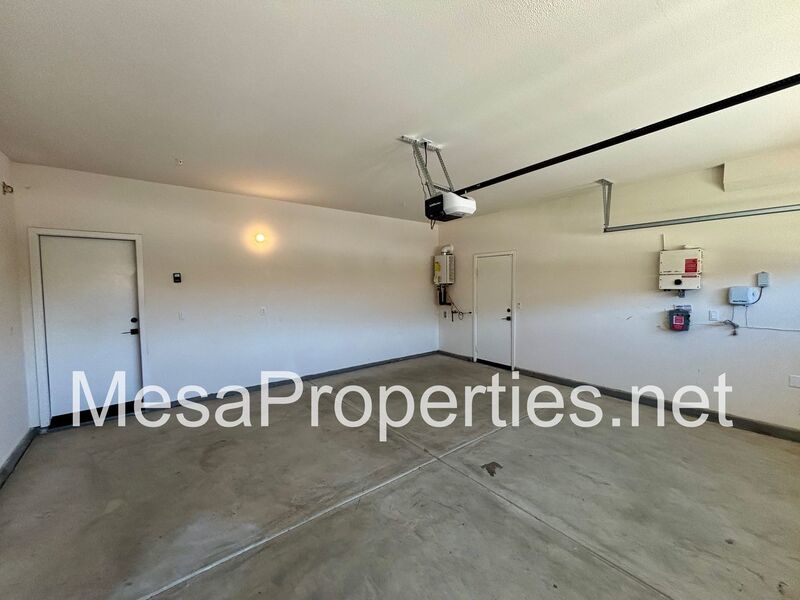 Beautiful 4 Bedroom House In North Fontana Gated Community! property image