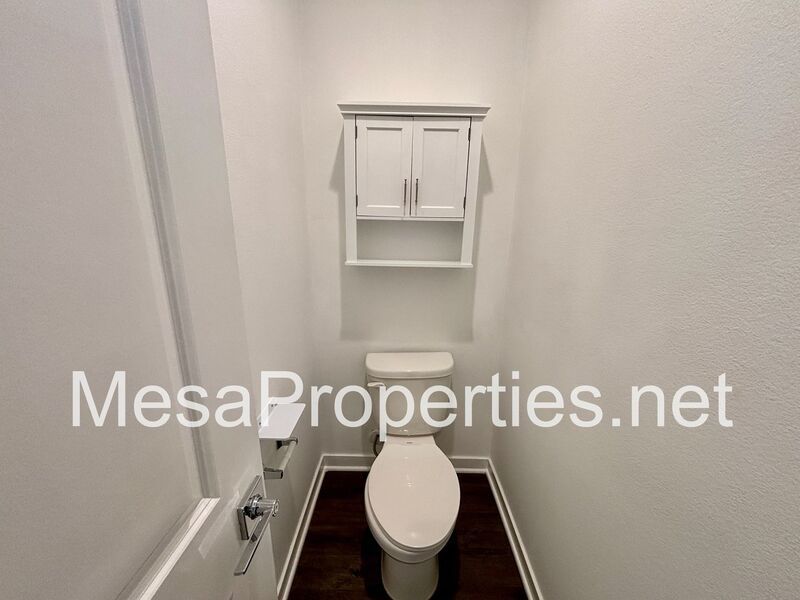 Beautiful 4 Bedroom House In North Fontana Gated Community! property image