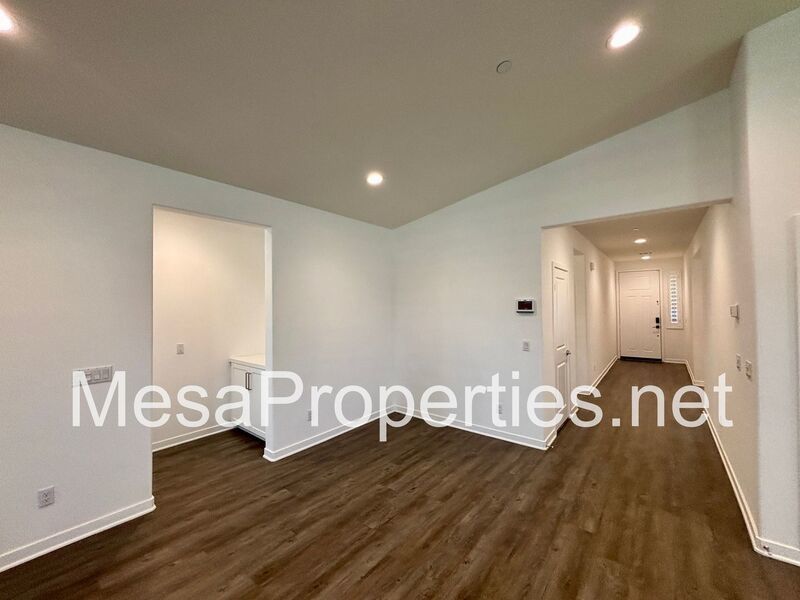 Beautiful 4 Bedroom House In North Fontana Gated Community! property image