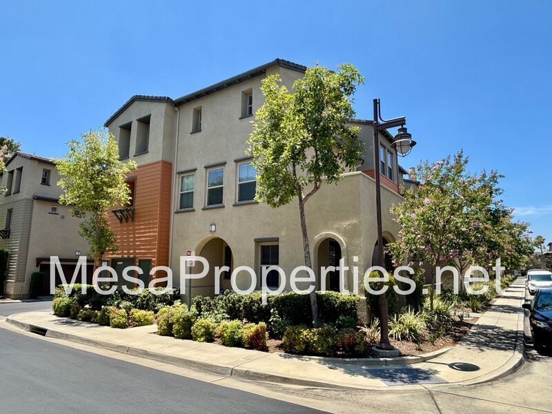 Stunning 3 Bed 3.5 Bath Townhouse in Rancho Cucamonga property image