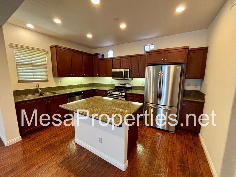 Stunning 3 Bed 3.5 Bath Townhouse in Rancho Cucamonga property image