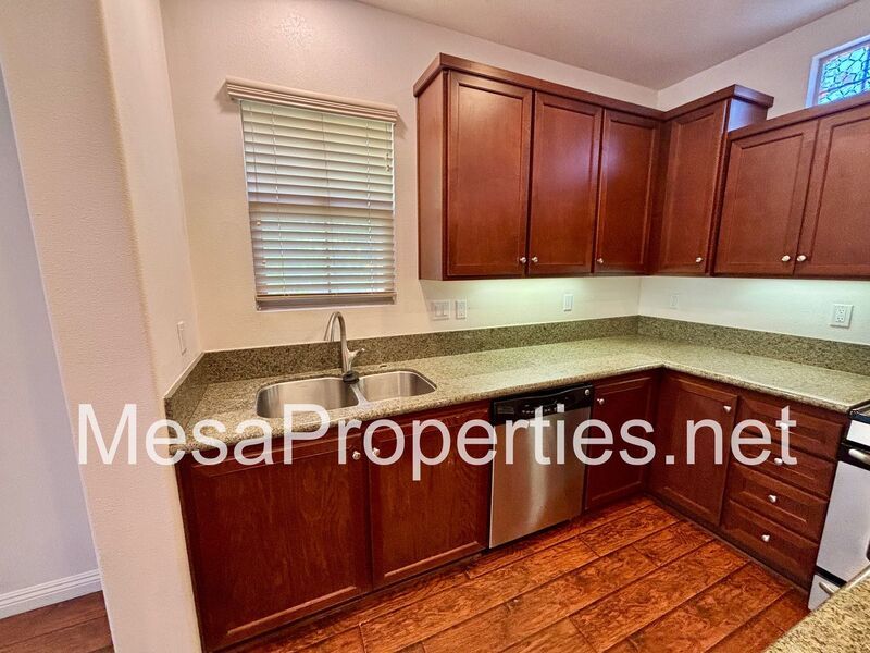 Stunning 3 Bed 3.5 Bath Townhouse in Rancho Cucamonga property image