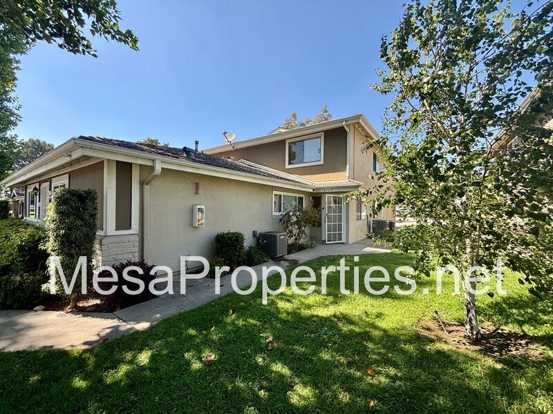 Beautiful 2 Bedroom Townhouse in La Verne! Brand new carpet and paint! property image