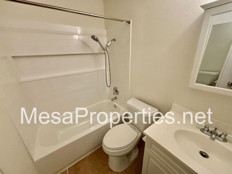 Beautiful 2 Bedroom Townhouse in La Verne! Brand new carpet and paint! property image