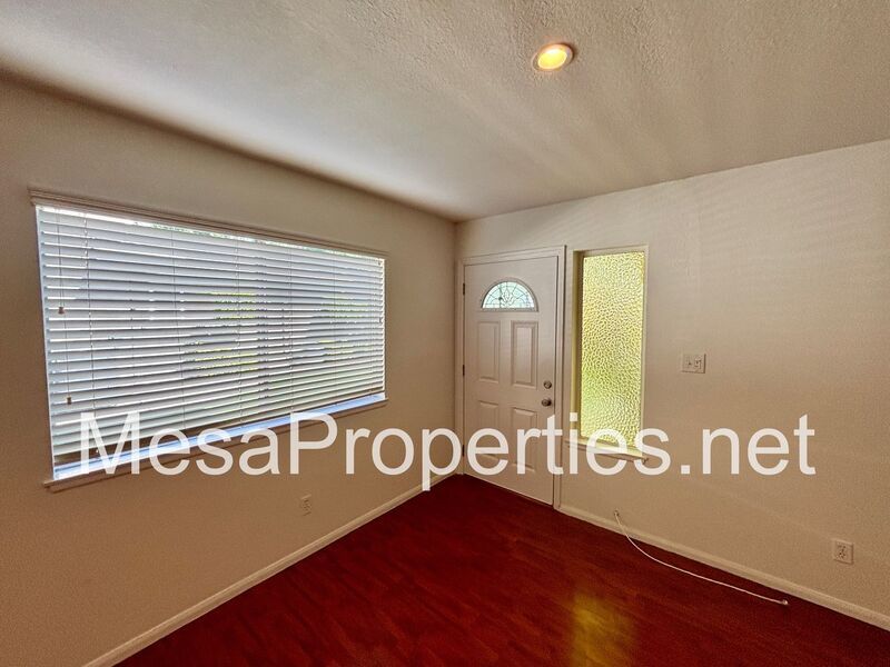 Beautiful 2 Bedroom Townhouse in La Verne! Brand new carpet and paint! property image