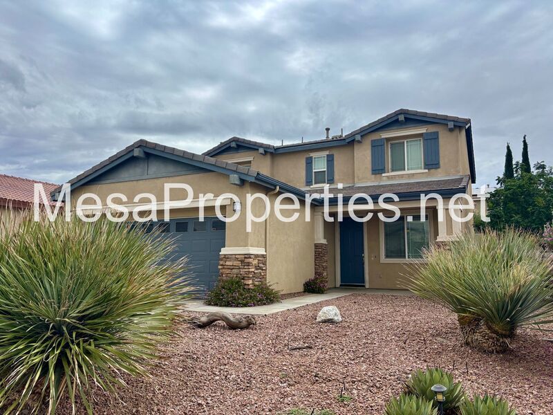 Beautiful 4 Bedroom 3 Bathroom + Bonus Room Home in Victorville! property image