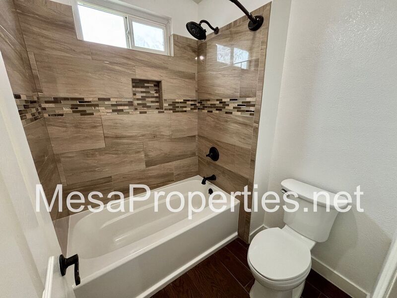 MUST SEE! Stunning 4 Bedroom/2.5 Bathroom Home in Northern Rialto! Beautiful Mountain Views! property image