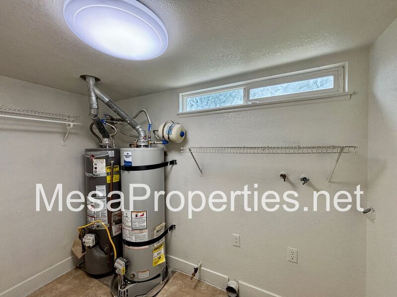 MUST SEE! Stunning 4 Bedroom/2.5 Bathroom Home in Northern Rialto! Beautiful Mountain Views! property image