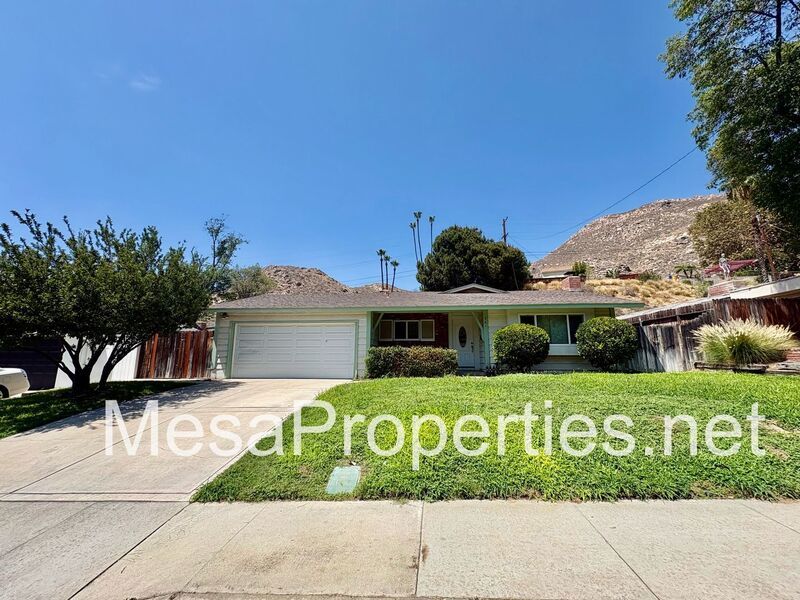 Beautiful 4 Bed 2 Bath Home in Riverside! property image