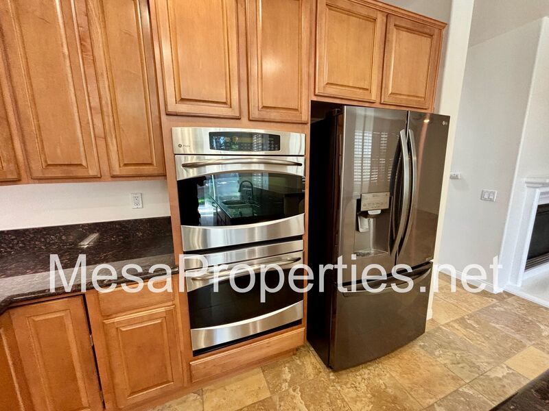 Beautiful 5 Bedroom / 4 Bathroom Home in Rancho Cucamonga! property image
