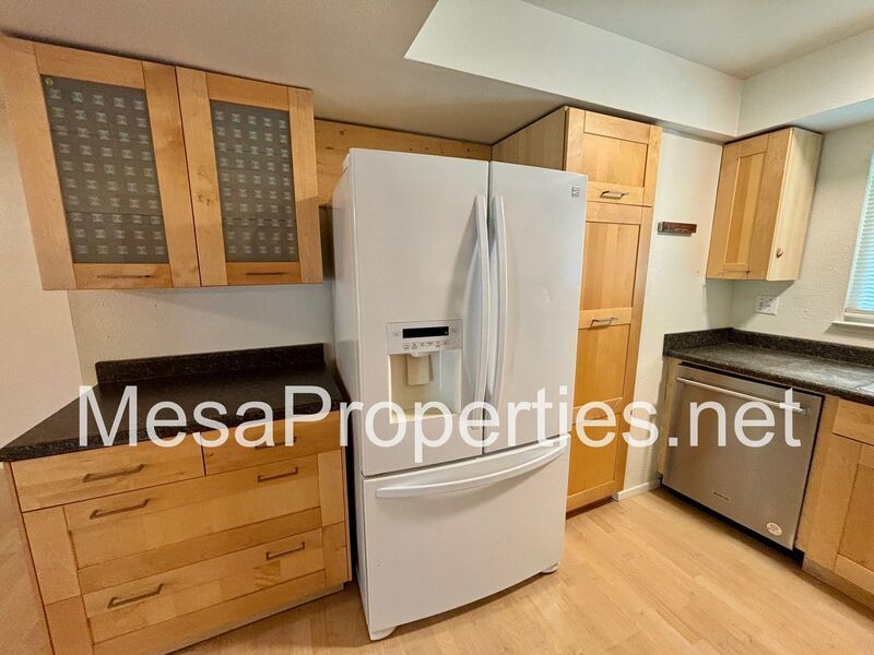 Beautiful 4 Bed 2 Bath Home in Riverside! property image