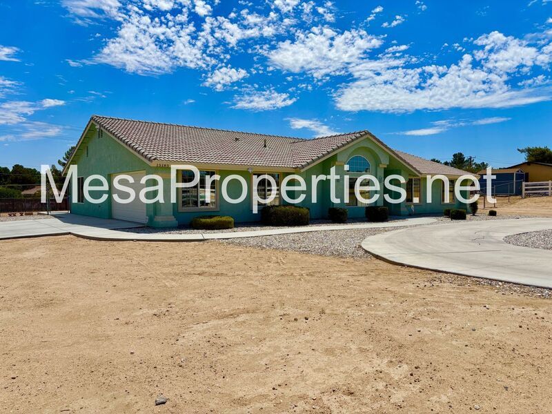 Beautifully Updated 4 Bed 3 Bath Home in Apple Valley! property image