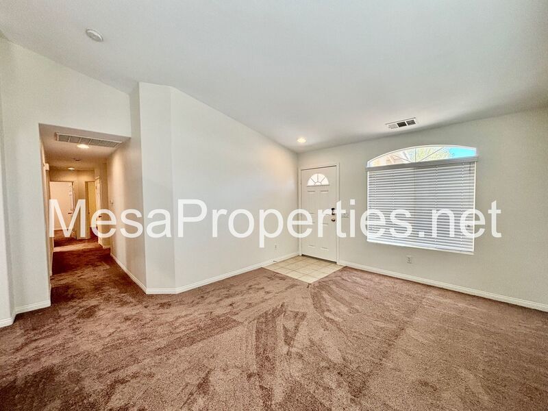 Spacious 5-Bedroom, 3-Bathroom home in Victorville property image