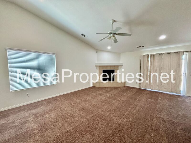 Spacious 5-Bedroom, 3-Bathroom home in Victorville property image