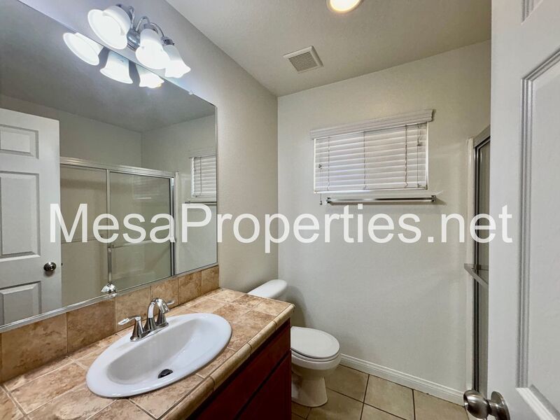 Spacious 5-Bedroom, 3-Bathroom home in Victorville property image