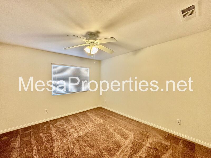 Spacious 5-Bedroom, 3-Bathroom home in Victorville property image
