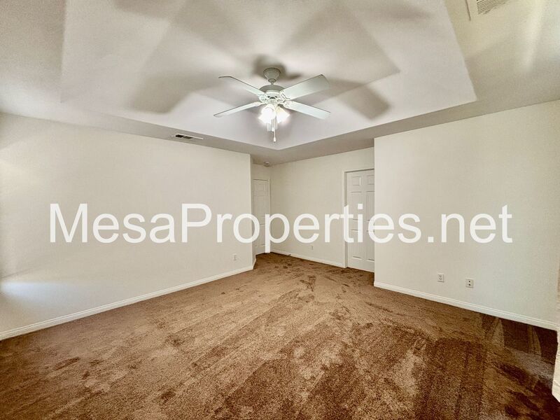 Spacious 5-Bedroom, 3-Bathroom home in Victorville property image