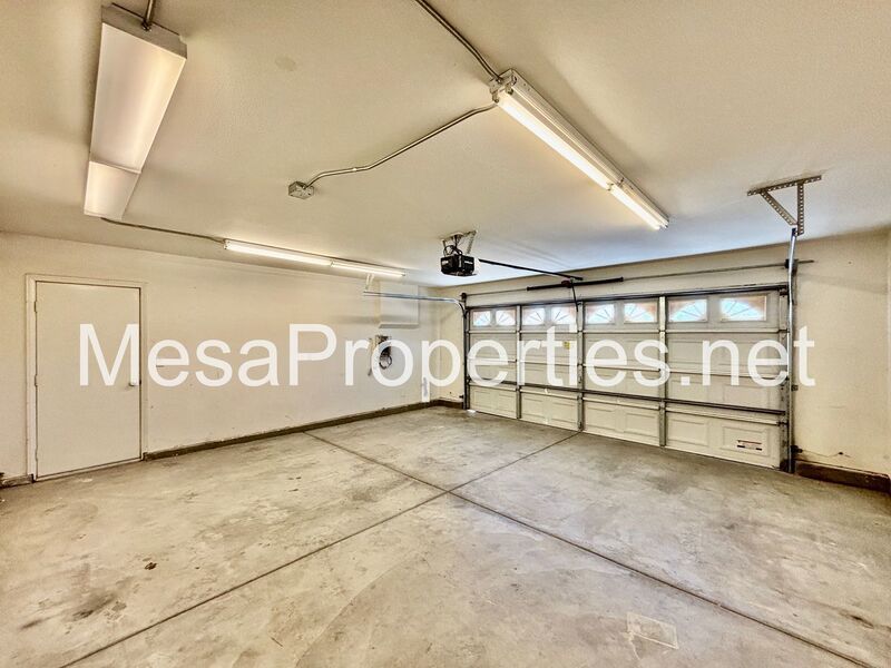 Spacious 5-Bedroom, 3-Bathroom home in Victorville property image