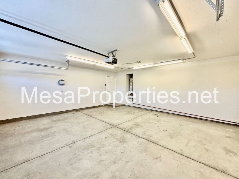 Spacious 5-Bedroom, 3-Bathroom home in Victorville property image