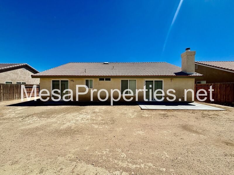 Spacious 5-Bedroom, 3-Bathroom home in Victorville property image