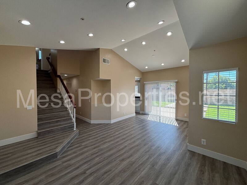 Marvelous 2 Story Home In Fontana! property image