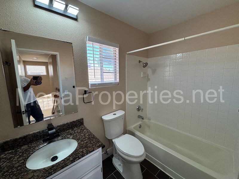 Marvelous 2 Story Home In Fontana! property image