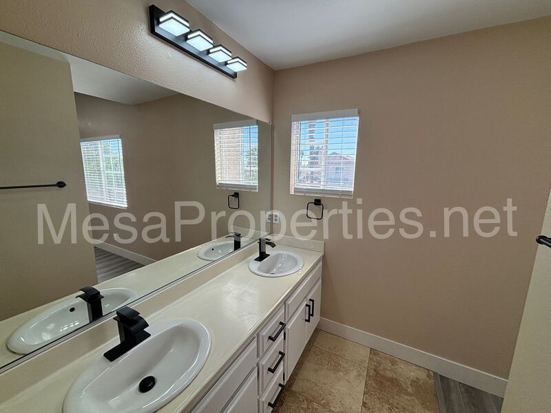 Marvelous 2 Story Home In Fontana! property image