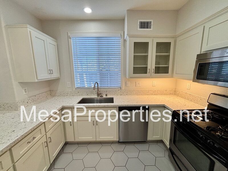 Beautiful 3 bed/2.25 ba Two Story House in Claremont! property image