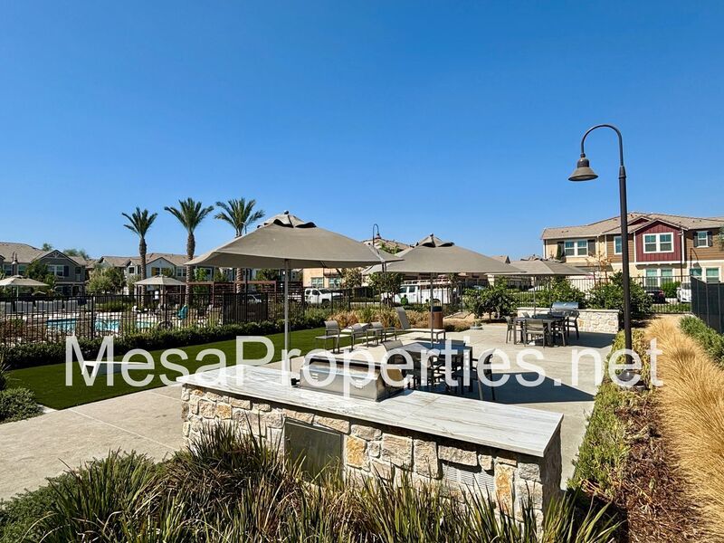 Beautiful 3 Bedroom Home In Ontario Ranch! property image