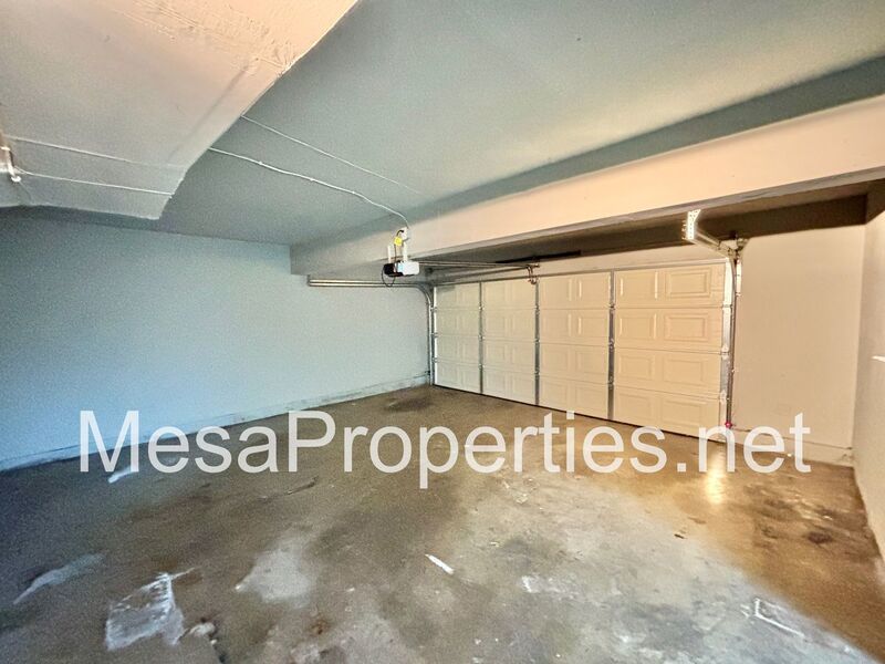 Beautiful 3 Bed, 1.5 Bath Apartment in Ontario property image