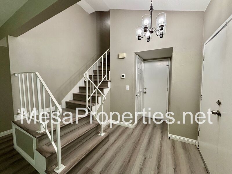 Beautiful 3 Bed, 1.5 Bath Apartment in Ontario property image