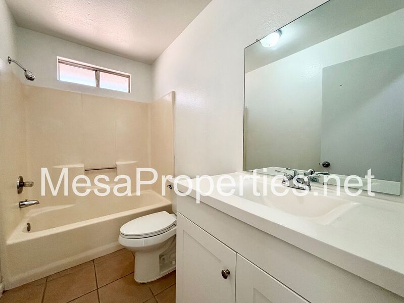 Beautiful 3 bedroom 2 bathroom Unit in Apple Valley! property image