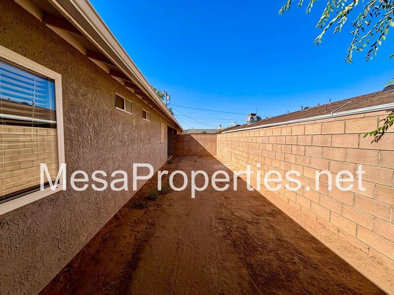 Beautiful 3 bedroom 2 bathroom Unit in Apple Valley! property image