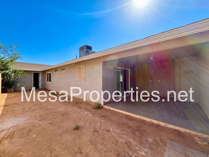 Beautiful 3 bedroom 2 bathroom Unit in Apple Valley! property image