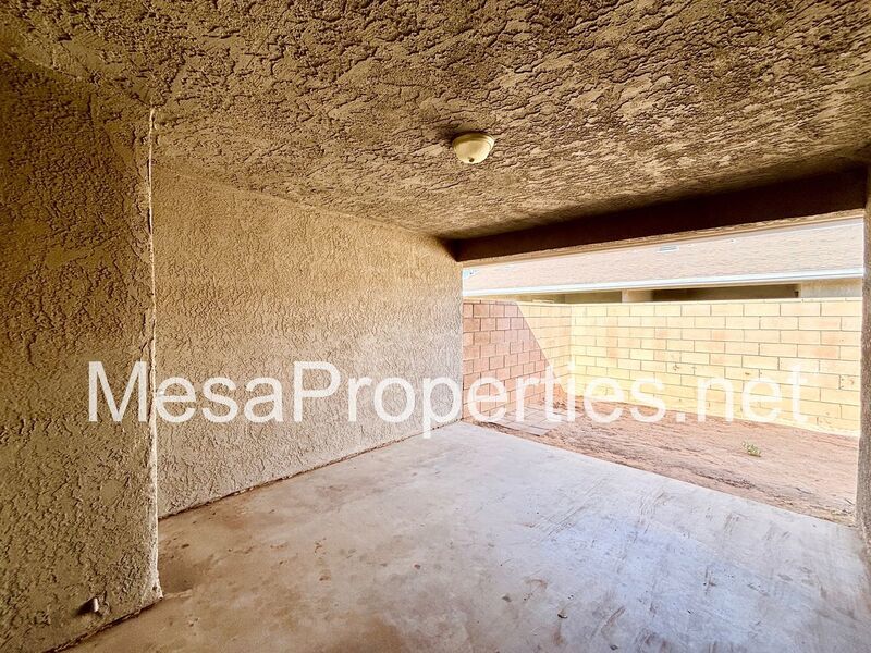 Beautiful 3 bedroom 2 bathroom Unit in Apple Valley! property image