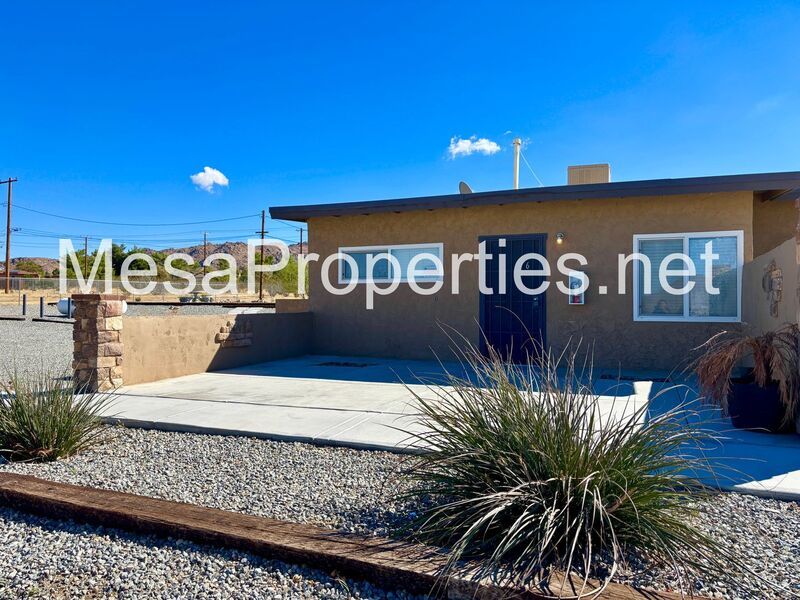 Water, Trash & Gas Included in Rent! Spacious 1 Bed 1 Bath Apartment in Apple Valley! property image