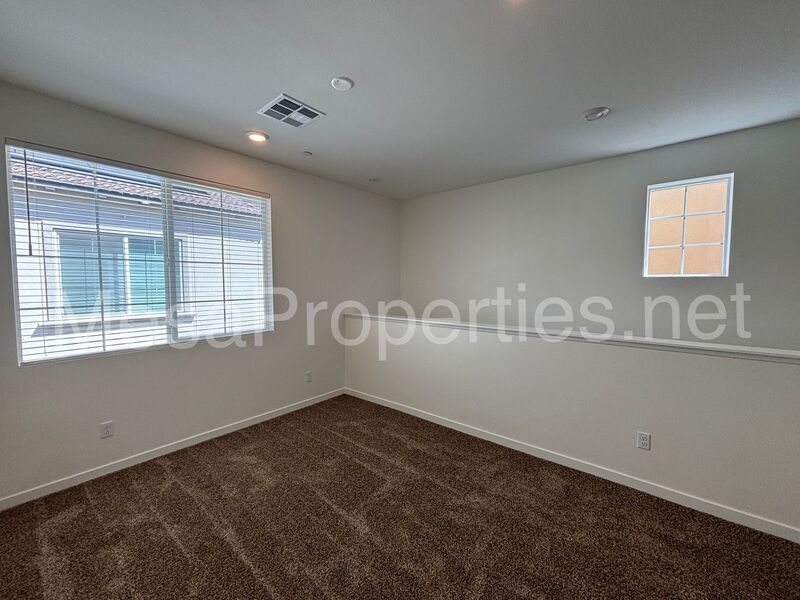 Move-In Ready 3 bed/2.5 ba Townhouse Located in Ontario Ranch property image
