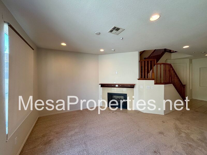 Must See! Beautiful 3 Bedroom/2.5 Bathroom Townhouse in Gated Community! property image